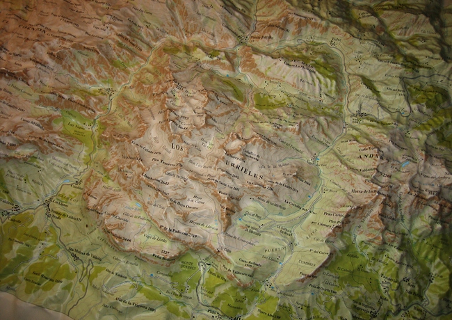 Mapa relieve Picos de Europa (Adrados)