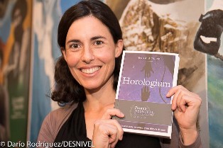 Rosa Agudo recibe el Premio Desnivel de Literatura 2014 por su novela Horologium