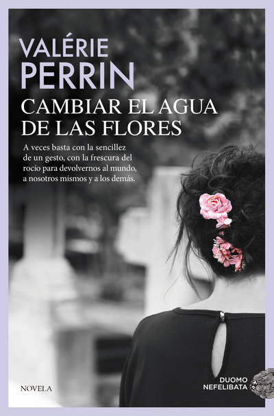 Cambiar el agua de las flores
